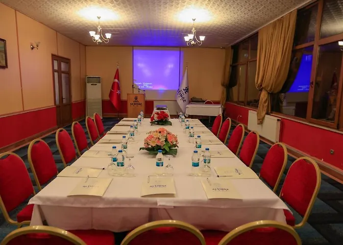 Ξενοδοχείο Altinoez Νεβσεχίρ